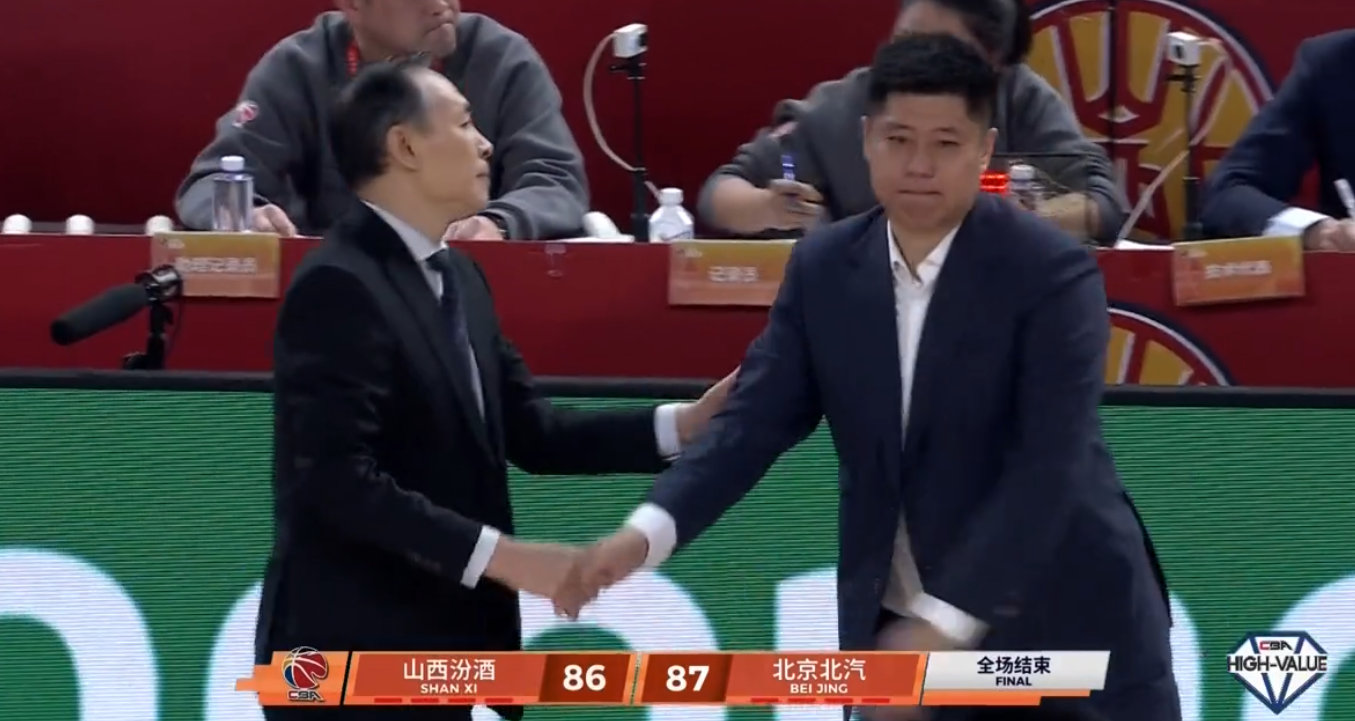 爱游戏体育app下载-看了翟晓川双腿缠满绷带的照片，才知道，山西队为什么成不了豪门