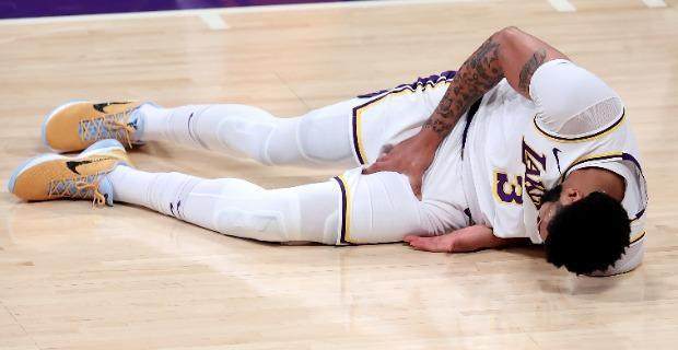 爱游戏全站-【观察】联盟伤病接二连三 健康才是争冠先决条件