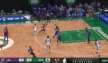 AYX爱游戏中国-12投11铁还错失绝杀 沃克面对詹姆斯已经1胜30负